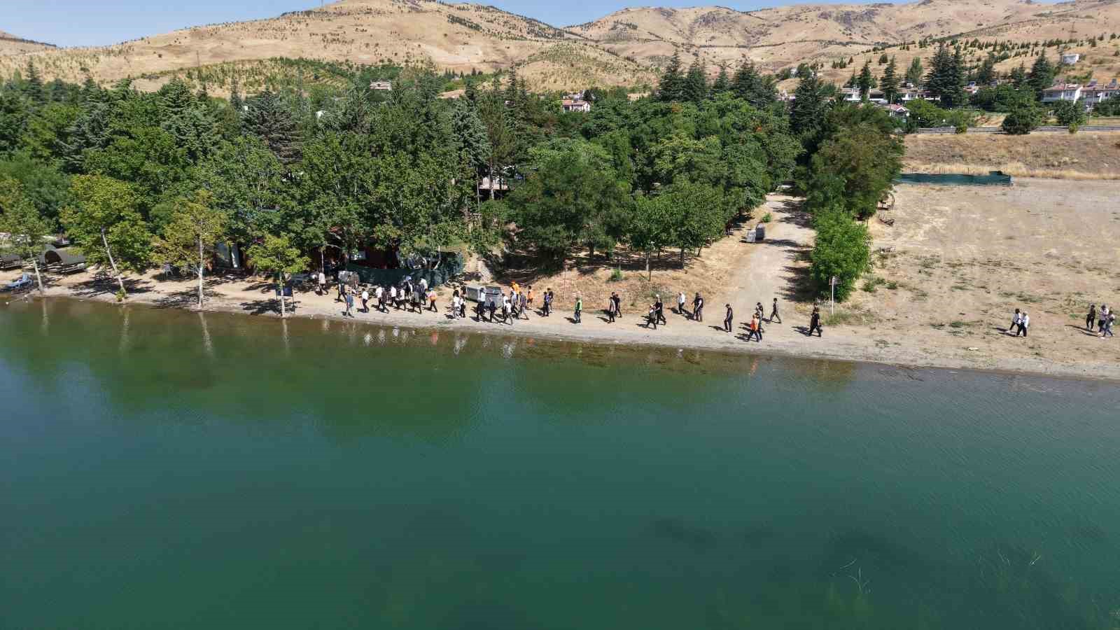 Elazığ Hazar Gölü çevresinde temizlik çalışması 7 elazig hazar golu cevresinde temizlik calismasi 3 EuFyDpML