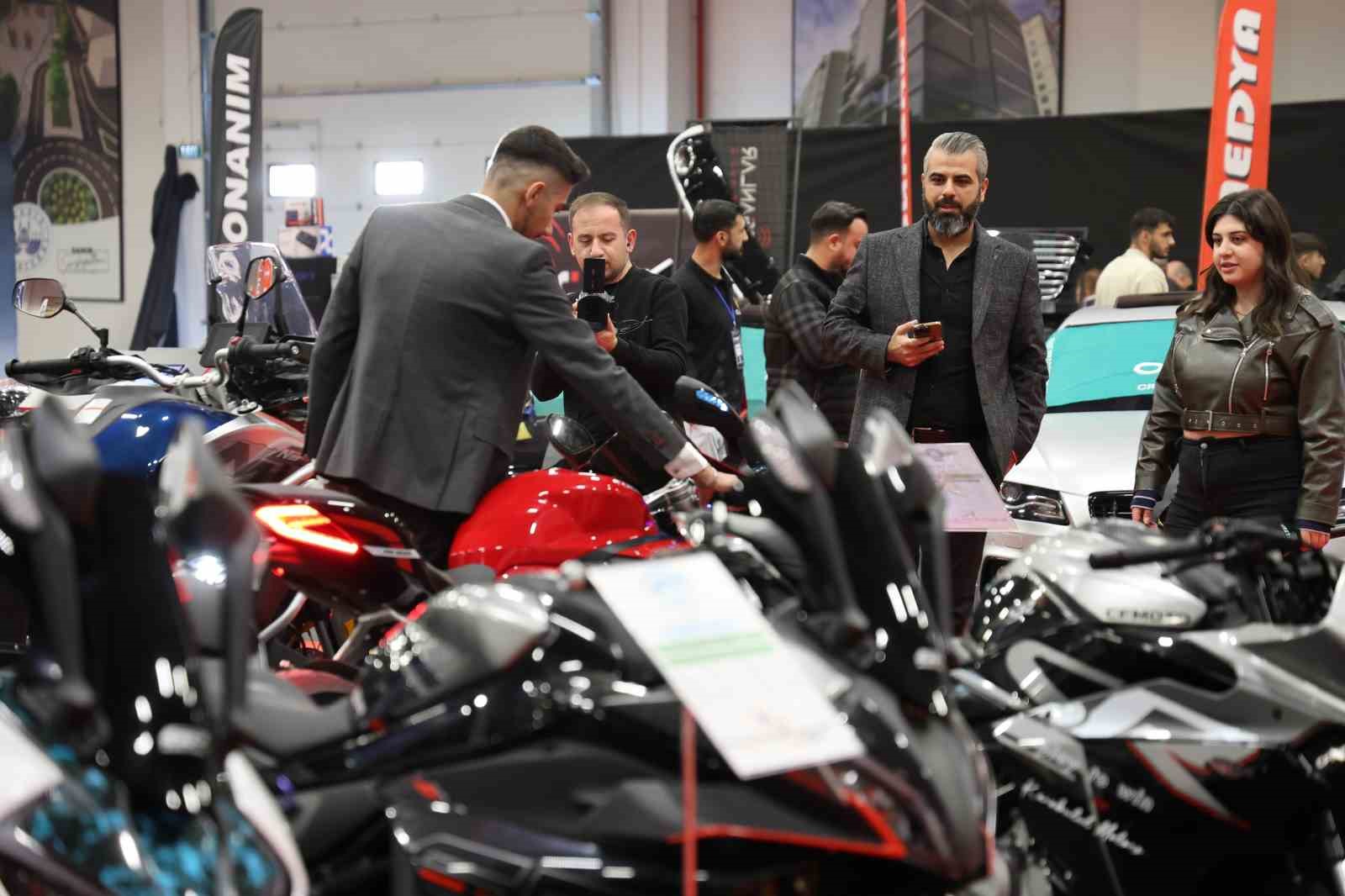 elazig oto show fuari kapilarini acti 3 VGLpMQJ9