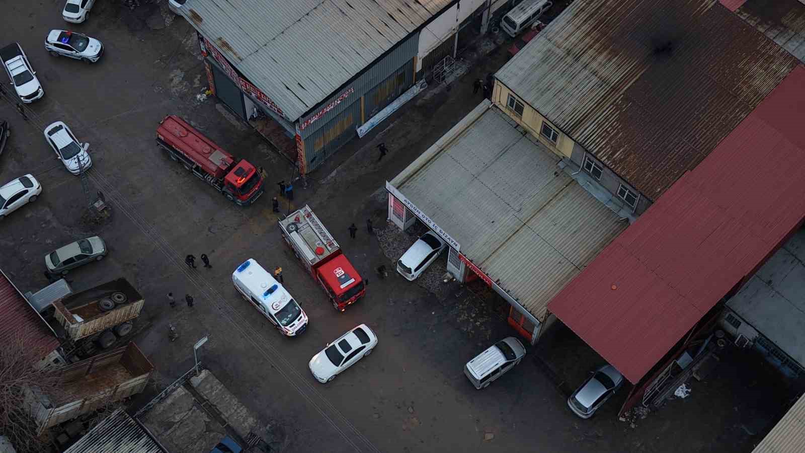elazig sanayi sitesinde korkutan yangin 1 rDzeGbsa