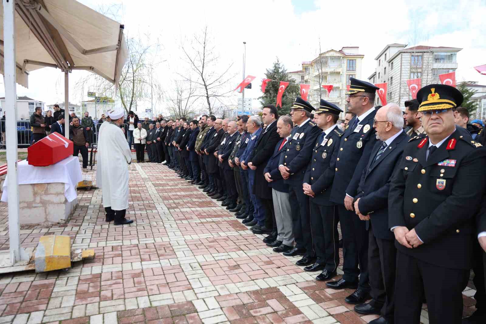 elazig sehidini son yolculuguna ugurladi 4 rFX8S1q3