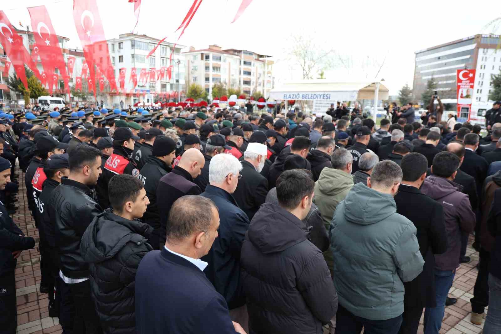 elazig sehidini son yolculuguna ugurladi 5