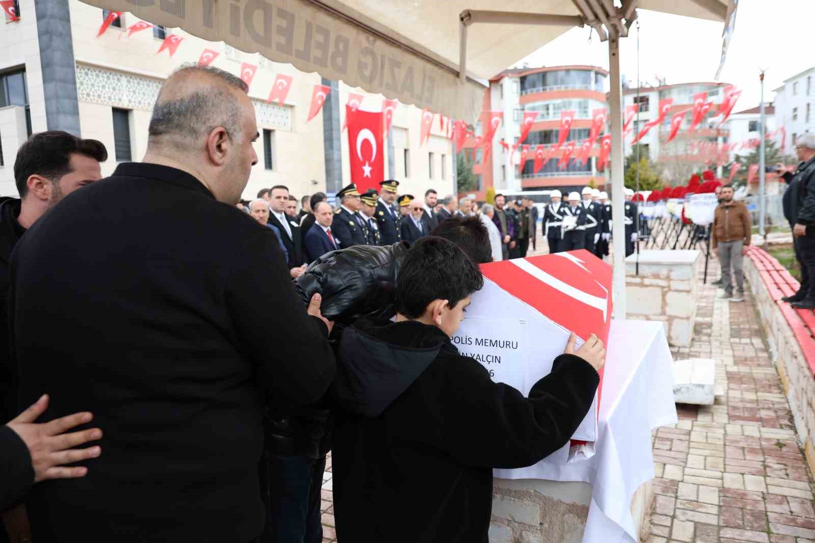 elazig sehidini son yolculuguna ugurladi 8 pVXjWNUQ