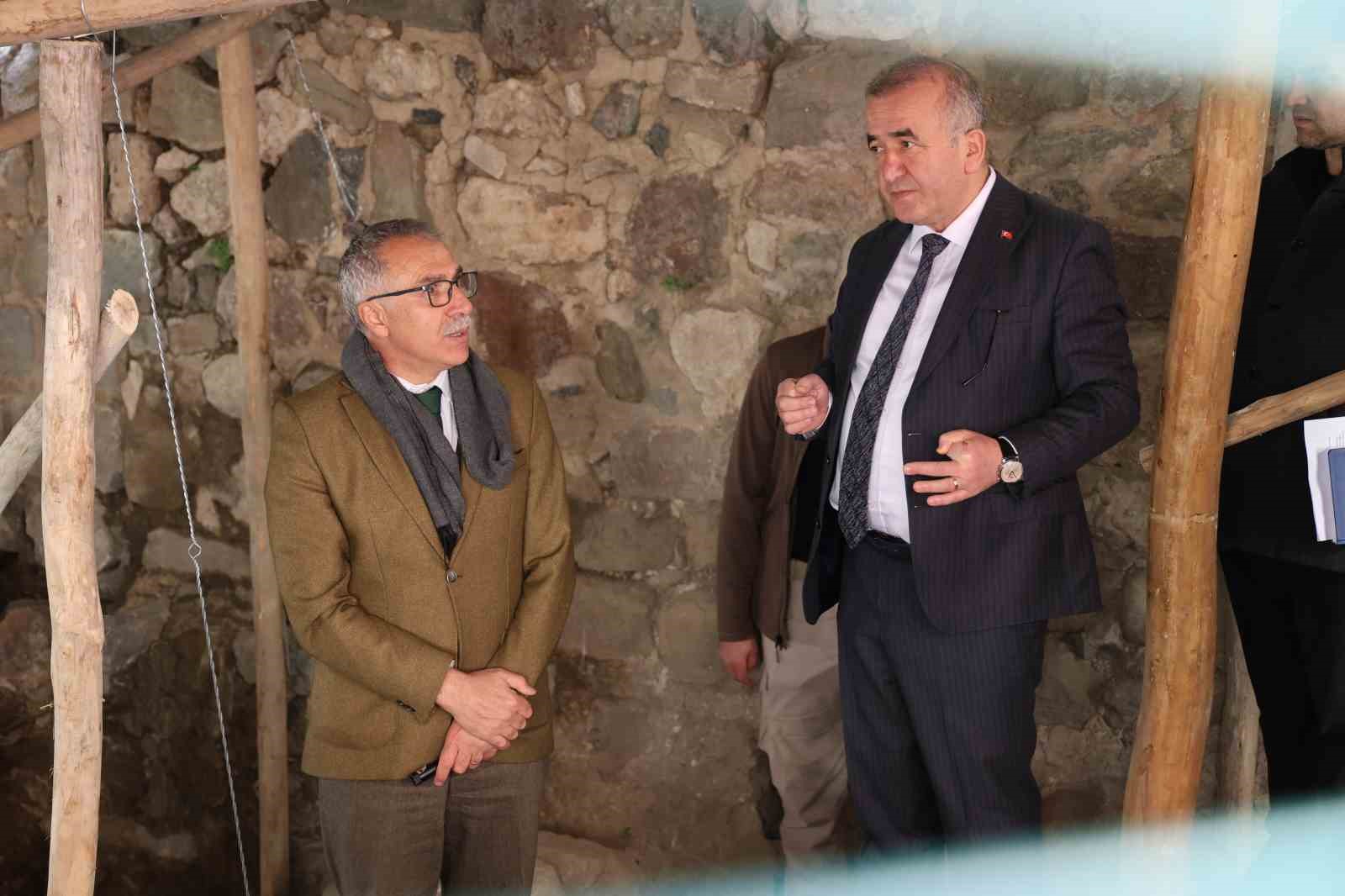 Elazığ Valisi Hatipoğlu: "2025’te arkeolojik çalışmalara 20 milyon TL kaynak aktardık" 8 elazig valisi hatipoglu 2025te arkeolojik calismalara 20 milyon tl kaynak aktardik 4 yfGqZFDI