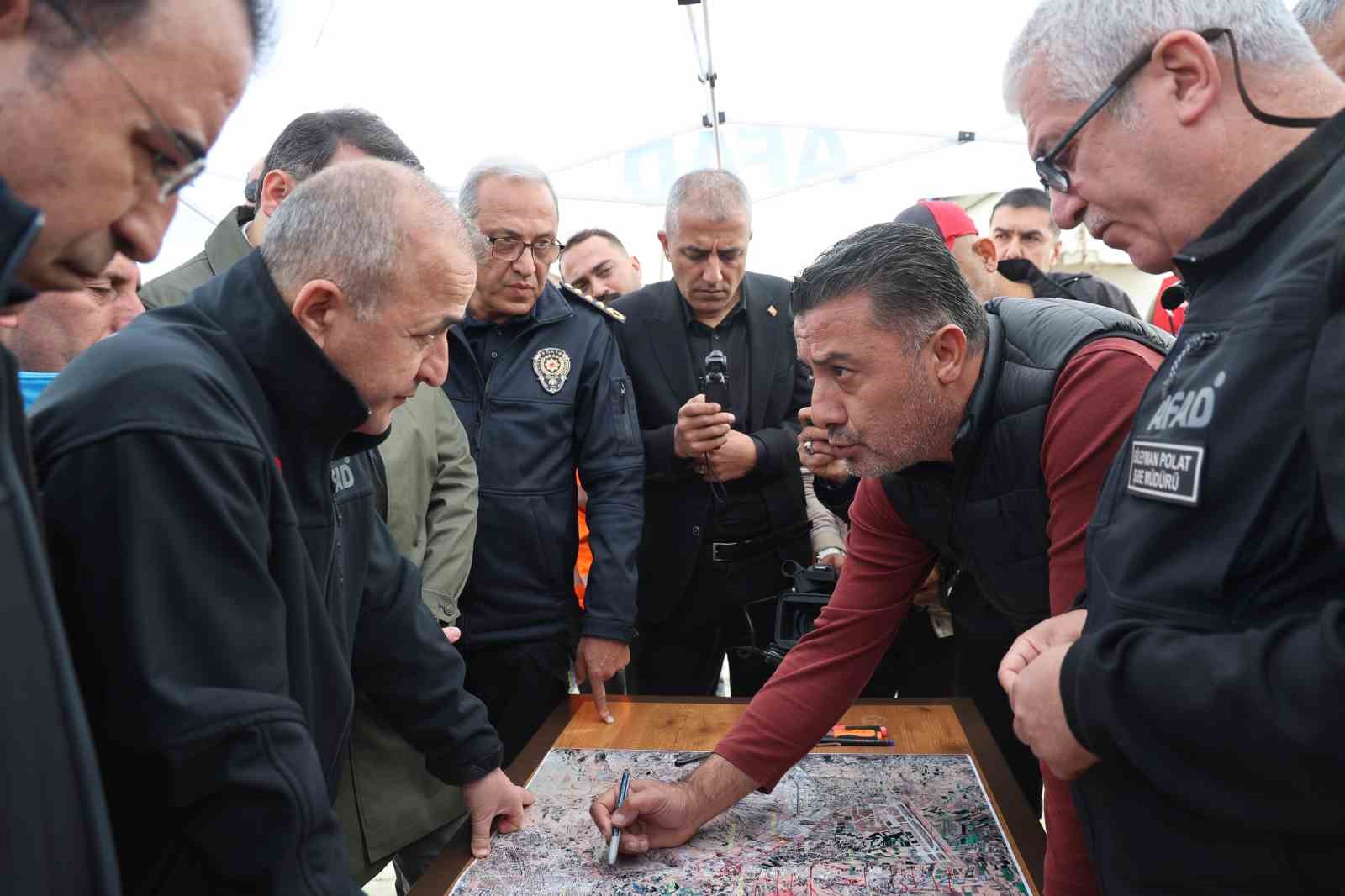 elazig valisi hatipoglu calismalarimiz cocugumuz bulununcaya kadar devam edecek 1 V2WvmX5l