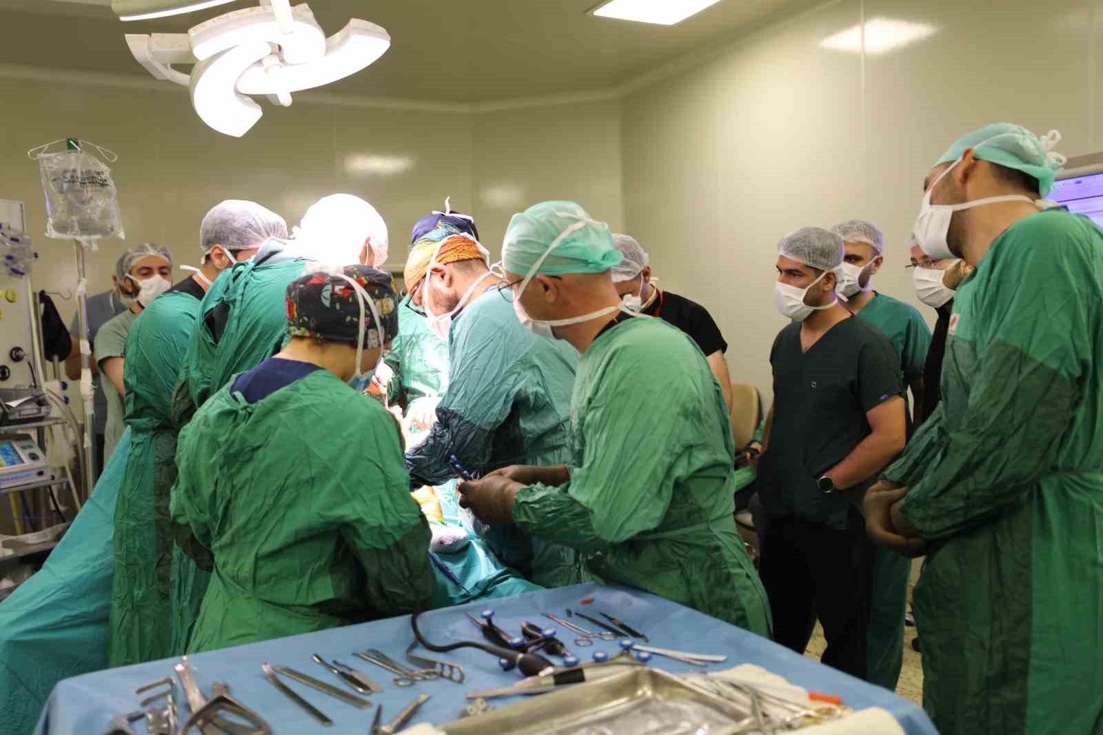 elazig ve bolgede ilk kez robotik diz protezi ameliyati gerceklestirildi 3 TiLpNEz7