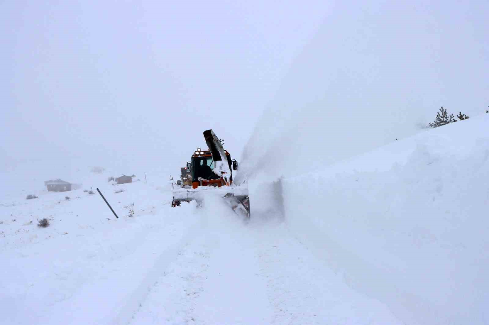elazigda 298 koy yolu acildi 25inde calismalar suruyor 0 XrOPmy19