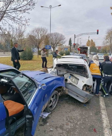 elazigda-4-aracli-zincirleme-kaza-1-yarali-iJdGJIvK.jpg