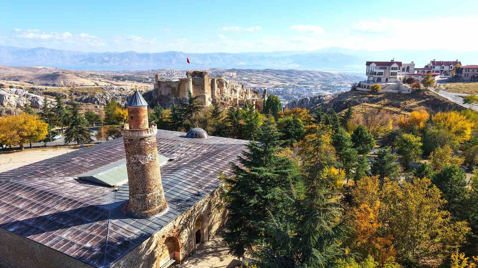 elazigda 4 bin yillik mahalle sonbaharda gorenleri mest ediyor 2 HyG2miLw