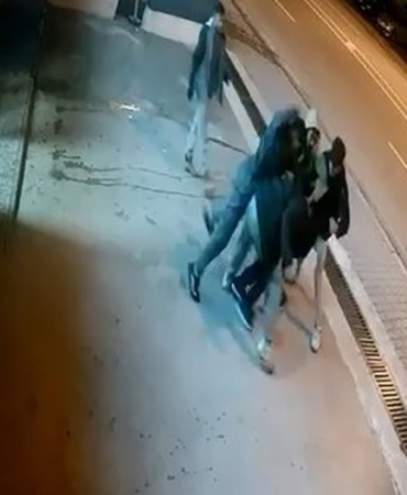 elazigda-4-kisi-1-kisiye-saldirdi-hirsini-alamayan-saldirganlardan-biri-sahsin-kulagi-isirarak-kopardi-C5sF91yf.jpg
