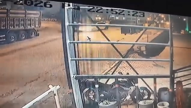 elazigda 4 kisinin yaralandigi kazanin goruntusu ortaya cikti 2 ip5ewaWU