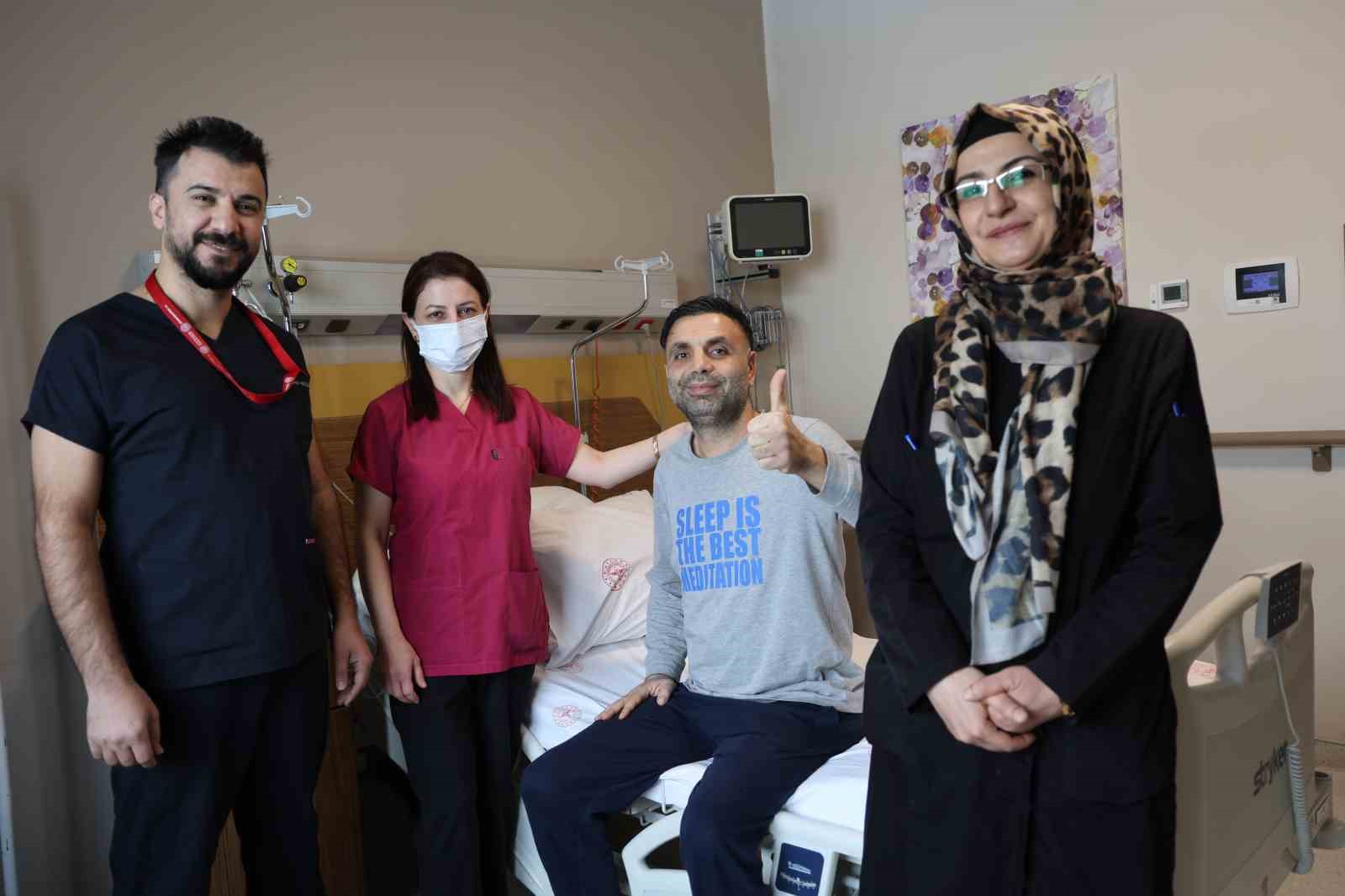 Elazığ’da 45 yaşındaki hasta 50 dakikalık kalp masajıyla hayata döndürüldü 4 elazigda 45 yasindaki hasta 50 dakikalik kalp masajiyla hayata donduruldu 0 qUm7lHbj