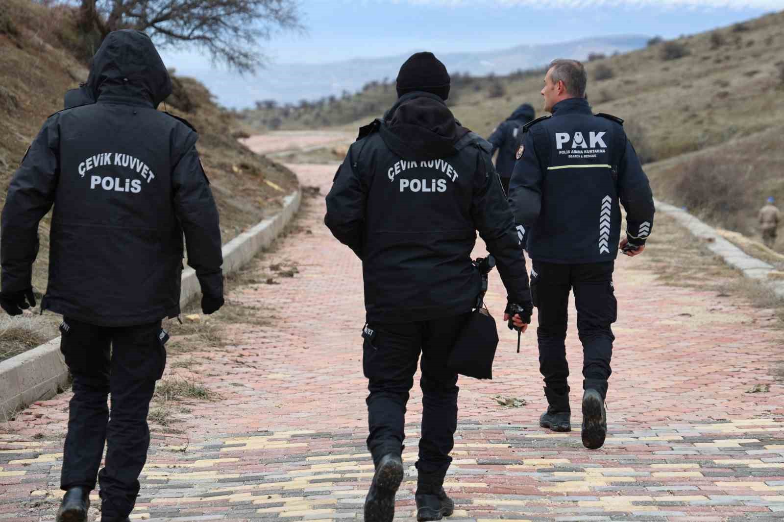 elazigda 5 gundur kayip olan yasli adam icin 100 kisilik ekip sahada 2 ze7iecZ4