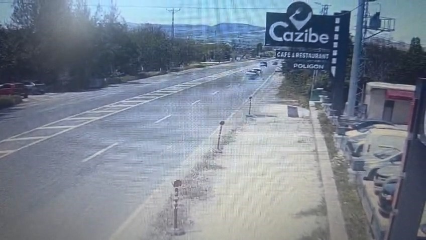 elazigda 5 kisinin yaralandigi trafik kazasi guvenlik kamerasina yansidi 0 haD6nnf9