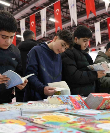 elazigda-6-kitap-fuari-kapilarini-acti-9aMaQder.jpg