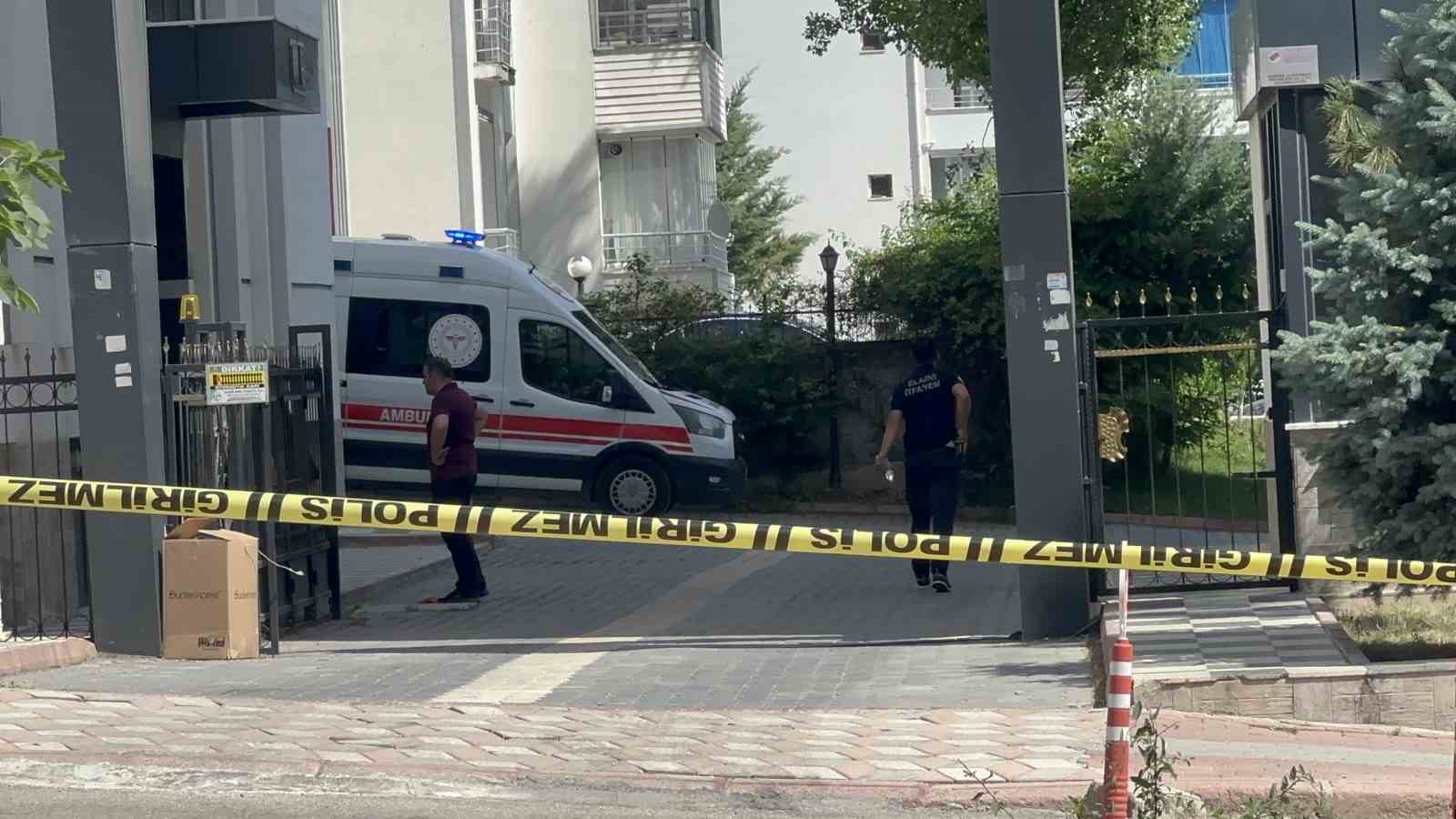 Elazığ’da 7 katlı binada baca yangını 4 elazigda 7 katli binada baca yangini 0 sdCDlufS