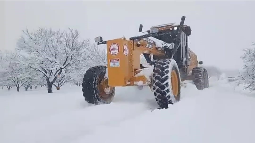 elazigda 90 koy yolunda calismalar suruyor 0 IHLTG7ds