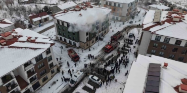 elazigda-apartman-dairesinde-yangin-11-kisi-dumandan-etkilendi-Qwz48JfZ.jpg