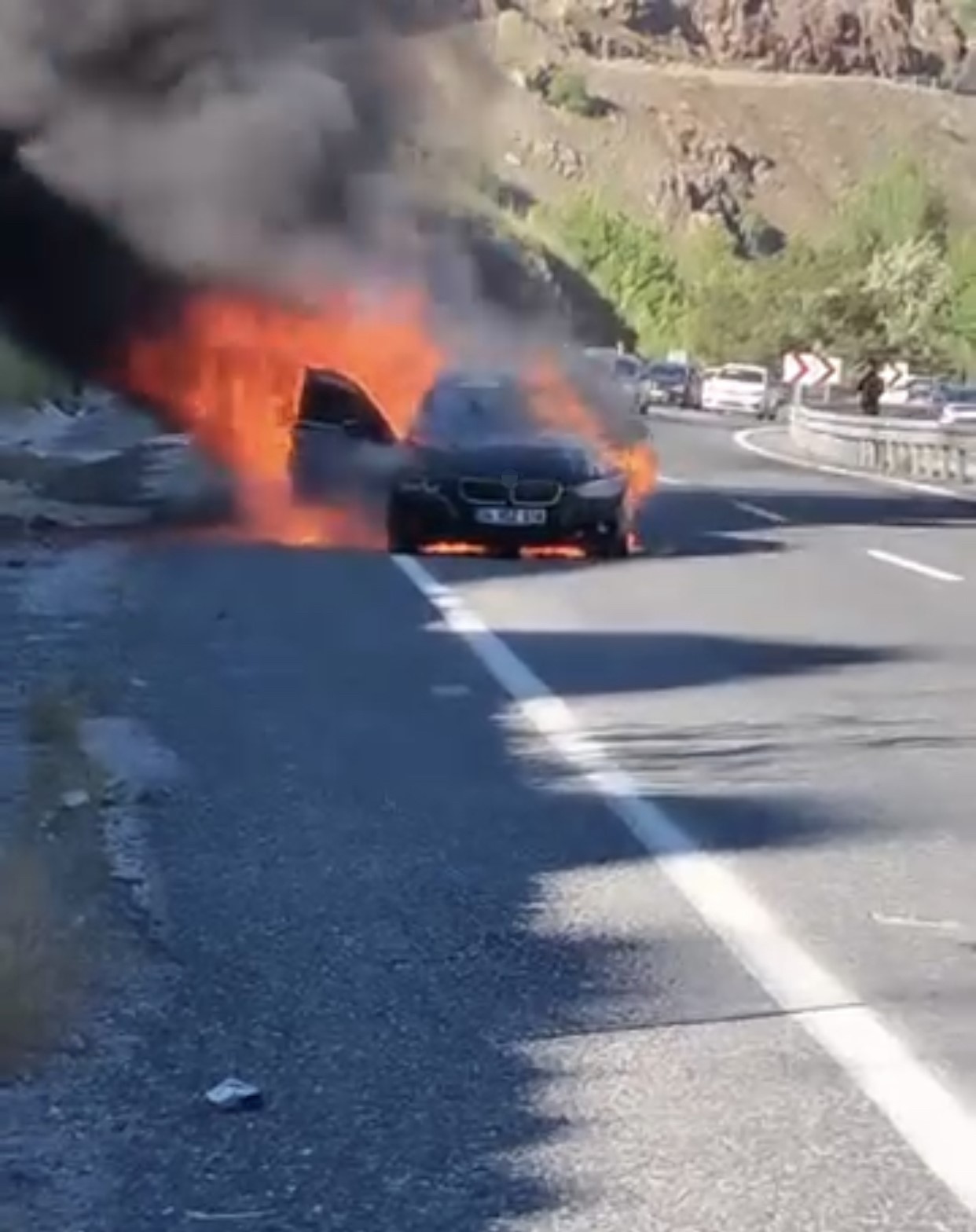 elazigda arac alev topuna dondu 1