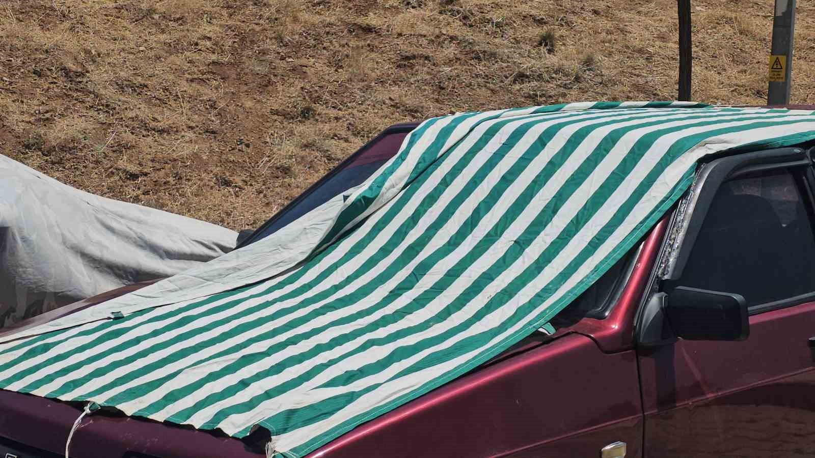 Elazığ’da araç sahiplerinden güneşe karşı önlem 5 elazigda arac sahiplerinden gunese karsi onlem 1 8v65SbZj