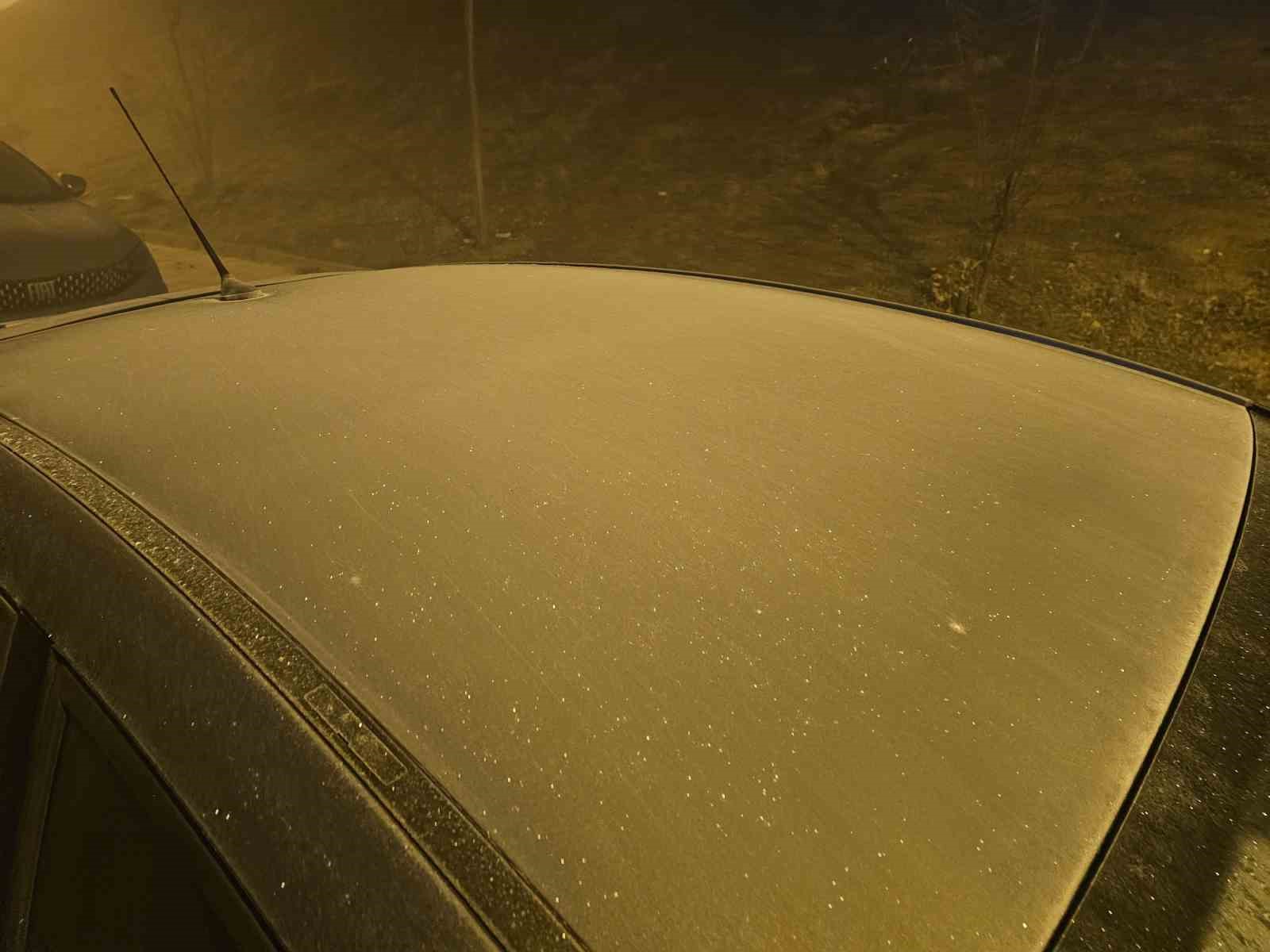elazigda araclarin camlari buz tuttu 2 INepaOCz