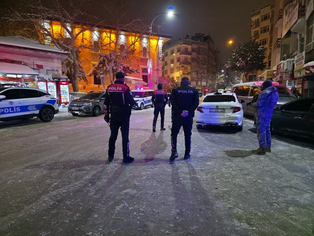 elazigda asayis uygulamasi 0 JBwCFmX6