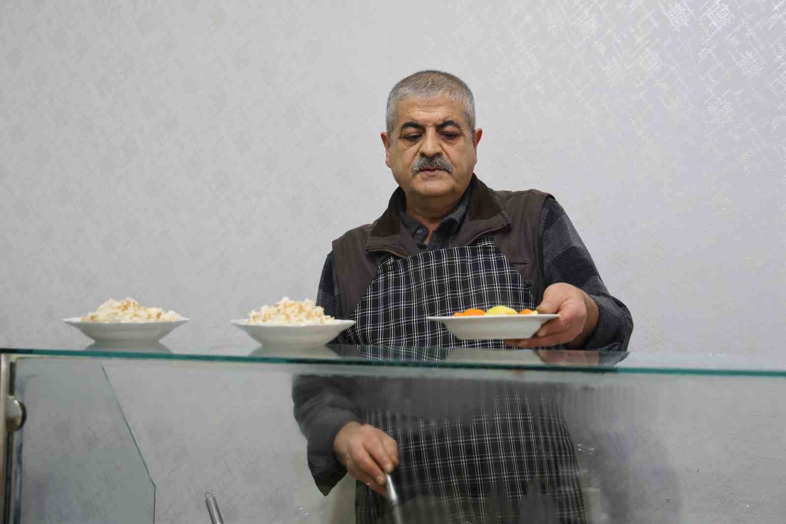 elazigda askida yemek ve corba uygulamasi yurek isitti 1 FvJG2cug