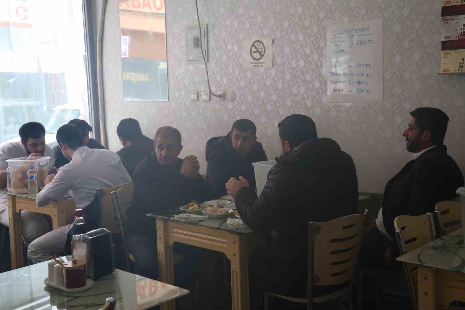 elazigda askida yemek ve corba uygulamasi yurek isitti 2 umyILw3y