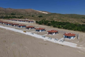 Kars’ta meraklı tilki yavruları kamerada 3 thumbnail
