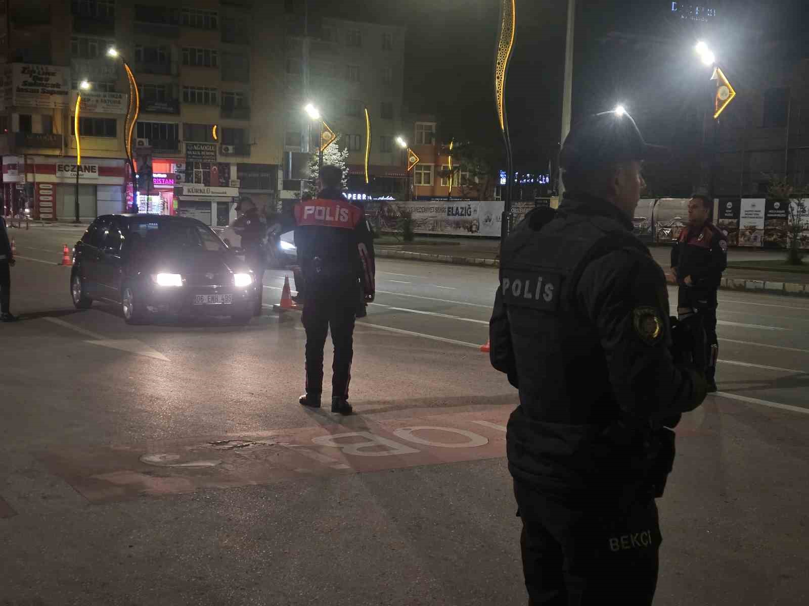 elazigda bayram oncesi genis capli asayis uygulamasi 3 rl3s9PPE
