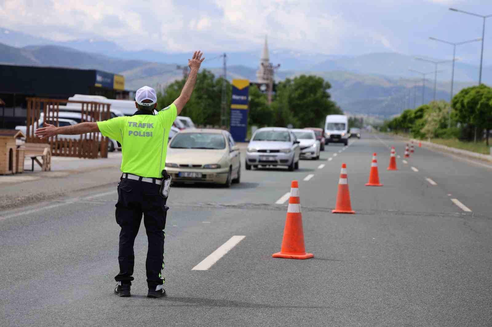 elazigda bayram oncesi genis kapsamli trafik denetimi 1 qQOacyXM