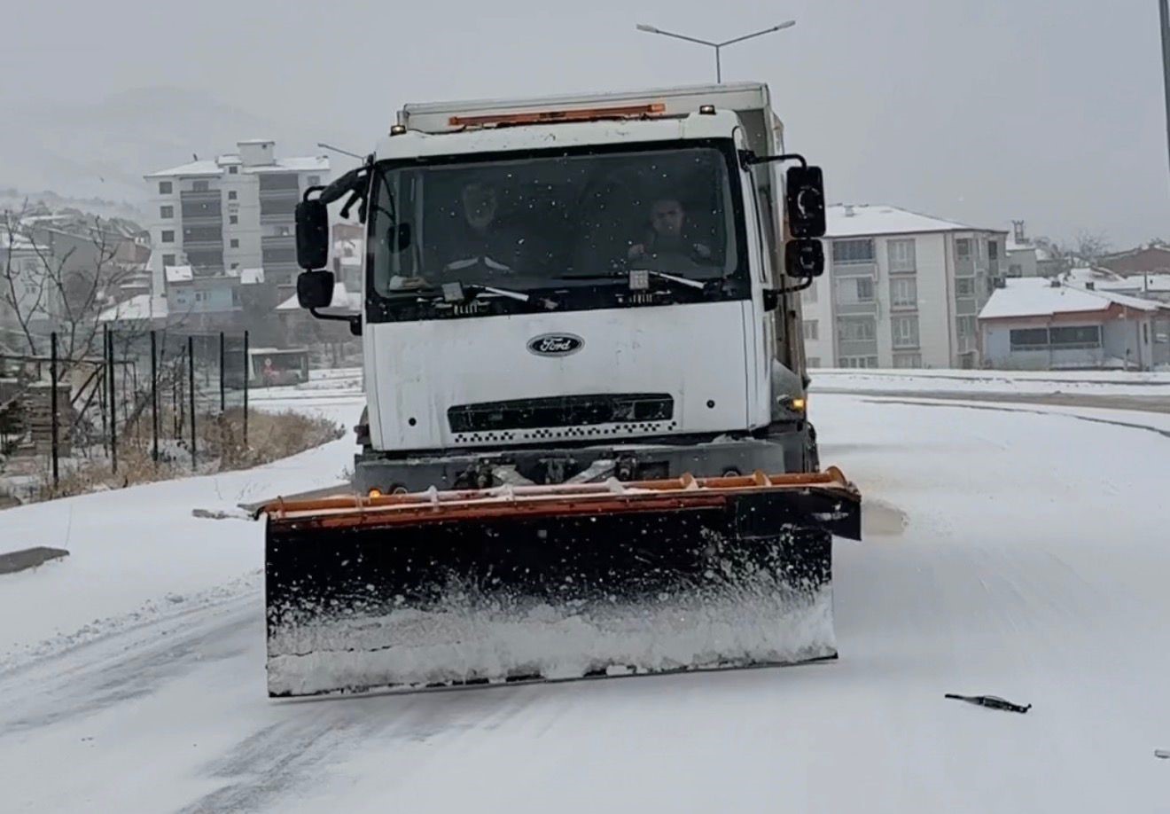 elazigda belediye ekipleri karla mucadelesini araliksiz surduruyor 2