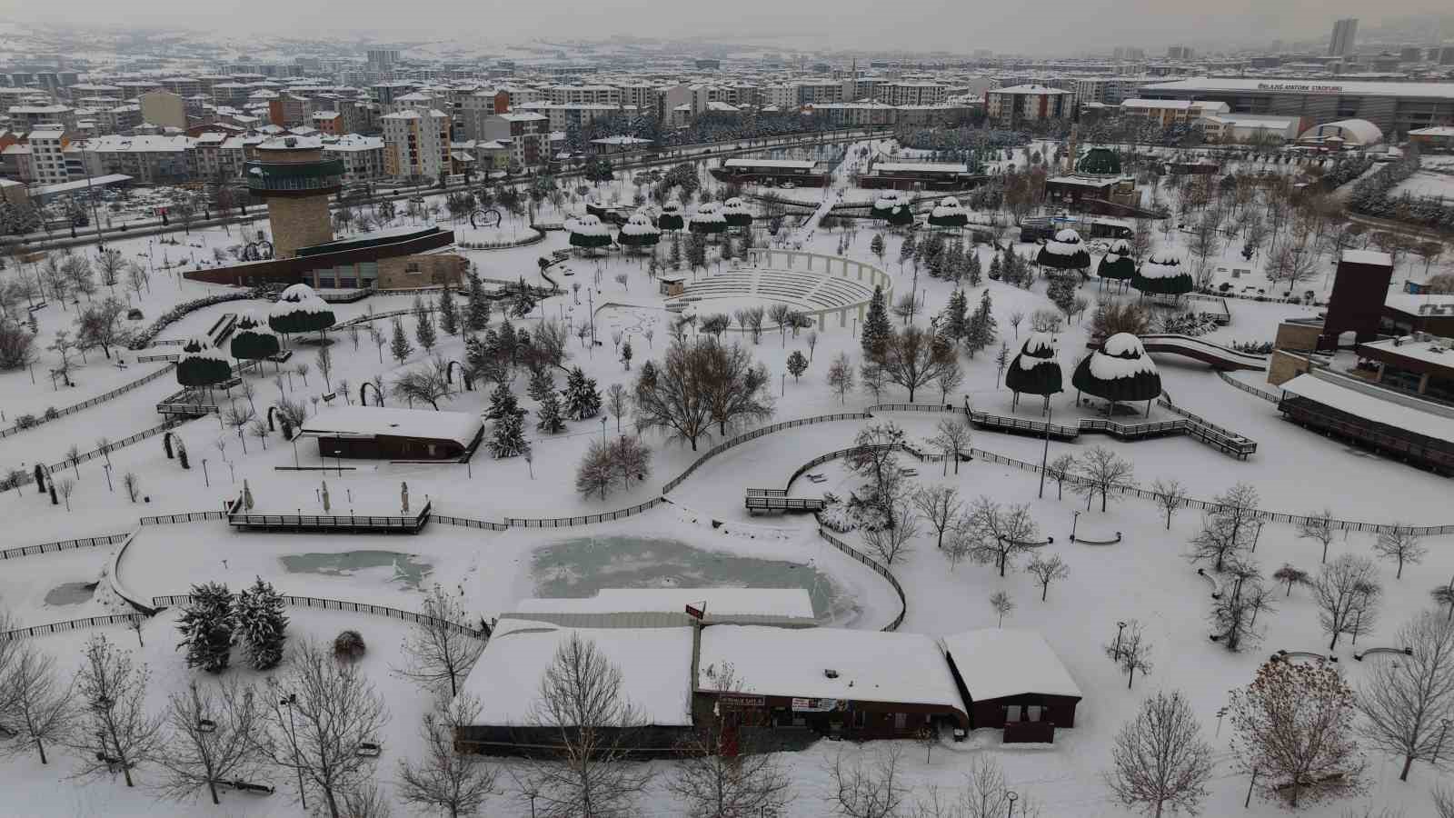 elazigda beton yiginlarinin arasindaki beyaz vaha mest etti 4 wu732QXA