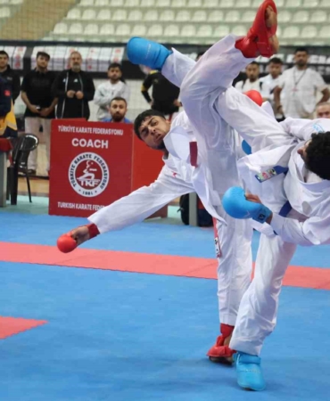 elazigda-binin-uzerinde-karate-sporcusu-milli-takima-secilmek-icin-ter-dokuyor-CUjCC2iP.jpg