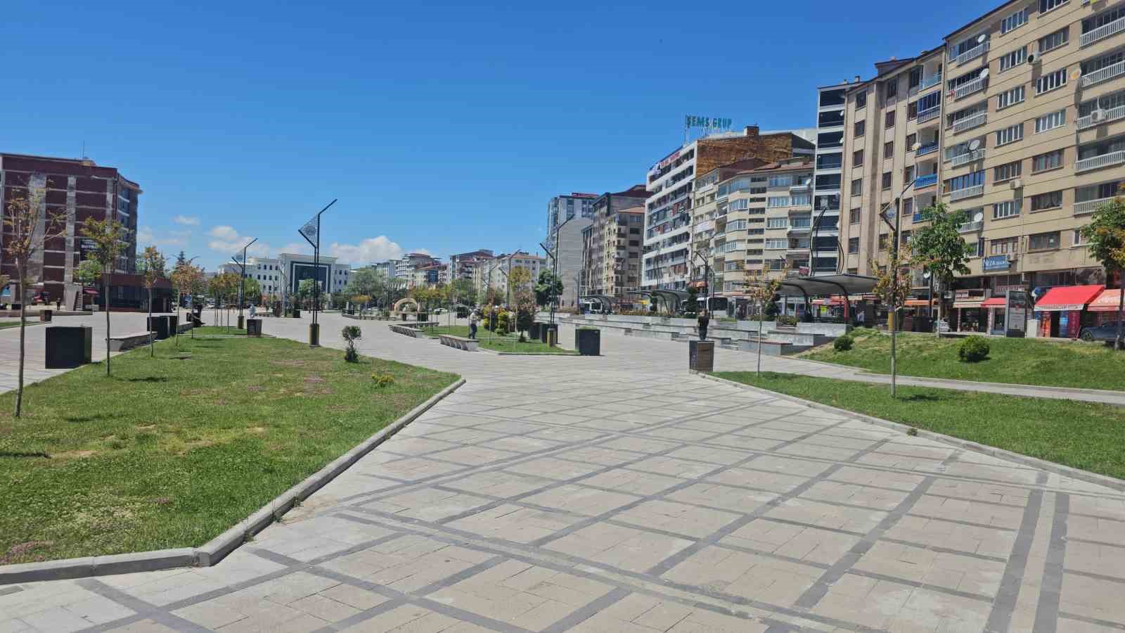 elazigda cadde ve sokaklar bos kaldi 2 ywusGW6P