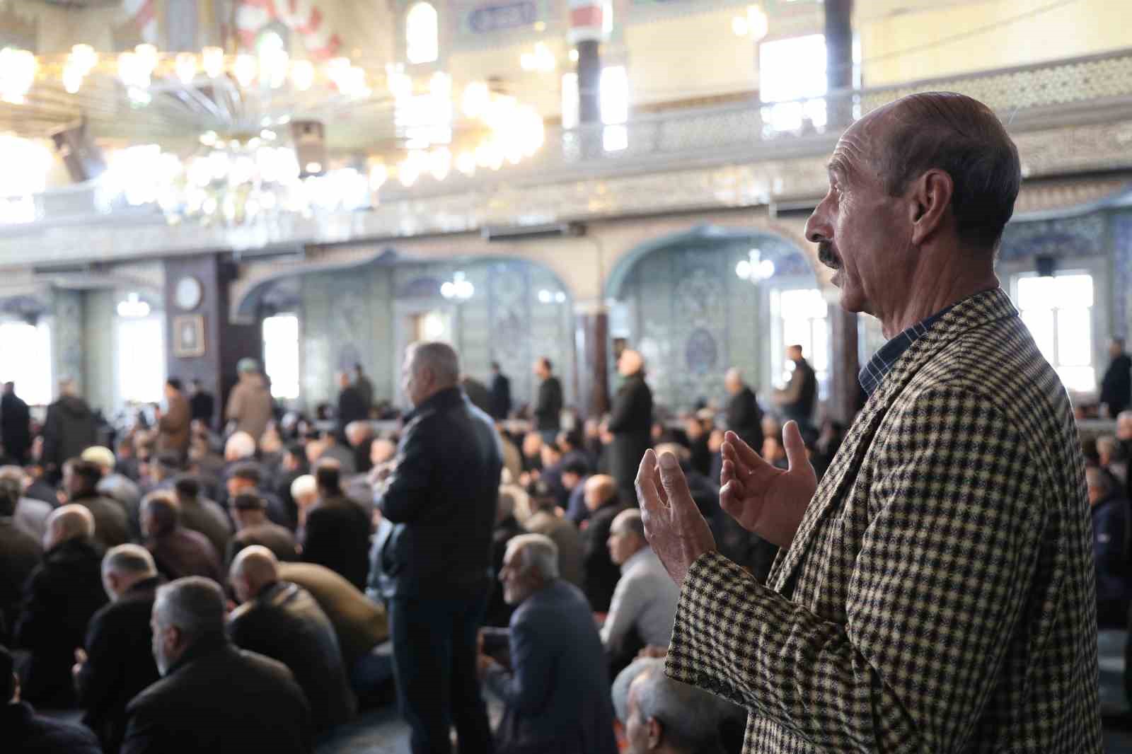 Elazığ’da Çanakkale Şehitleri için mevlit okundu 6 elazigda canakkale sehitleri icin mevlit okundu 2 FQR8WsHa