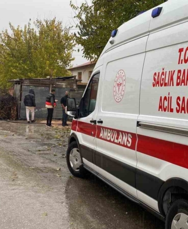 elazigda-cati-yangini-1-kisi-dumandan-etkilendi-bXwDzj6g.jpg