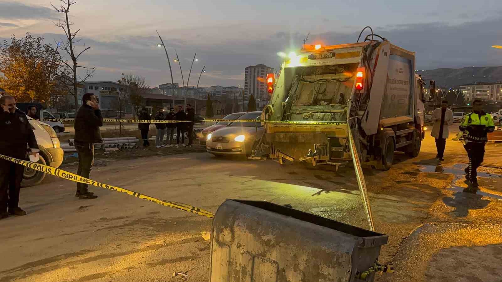 elazigda cop kamyonunun altinda kalan isci hayatini kaybetti 1 qfTrzVB3