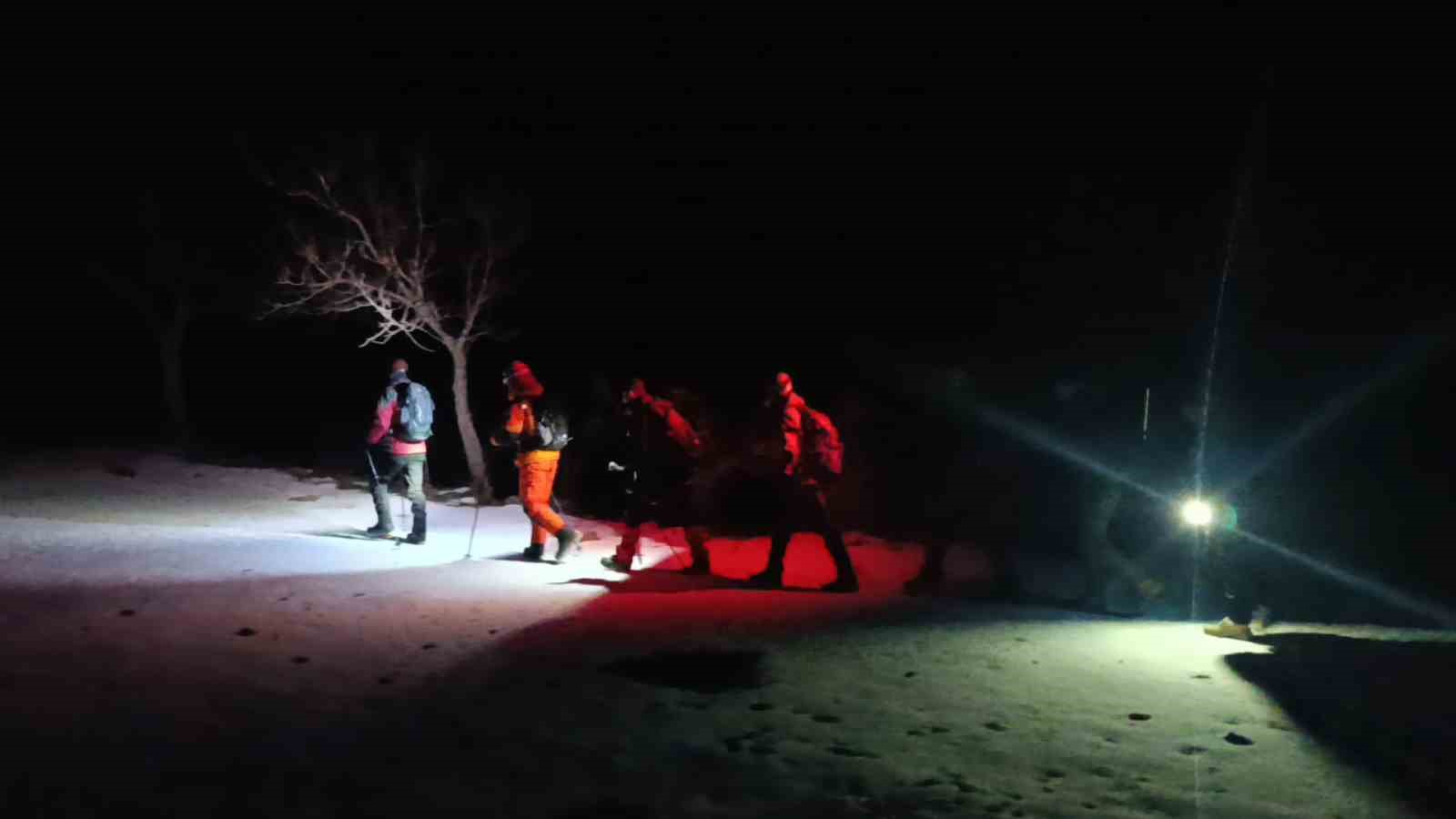 elazigda dagcilik tarihine gecen tirmanis 15 yasindaki sporcu akdag zirvesine cikti 2 UUOvnijK