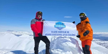 elazigda-dagcilik-tarihine-gecen-tirmanis-15-yasindaki-sporcu-akdag-zirvesine-cikti-dWkOVJ8B.jpg