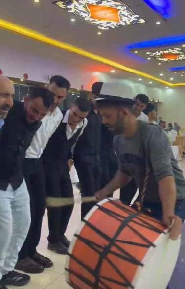 elazigda davulcu figurleri ile dugunlere renk katiyor 2 2Uc2BIfT