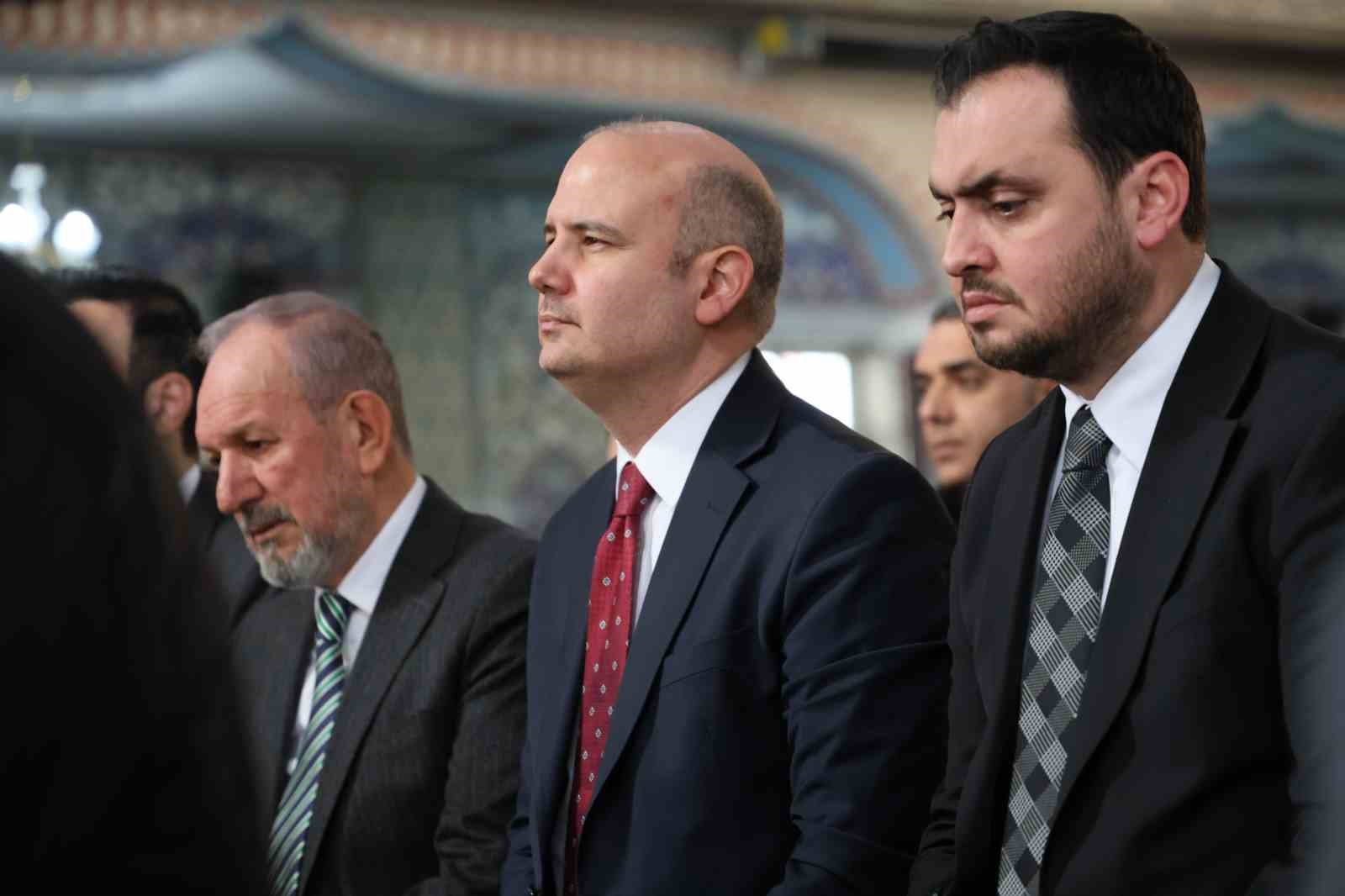 elazigda depremde hayatini kaybedenler dualarla anildi 8 4zKaPJbg