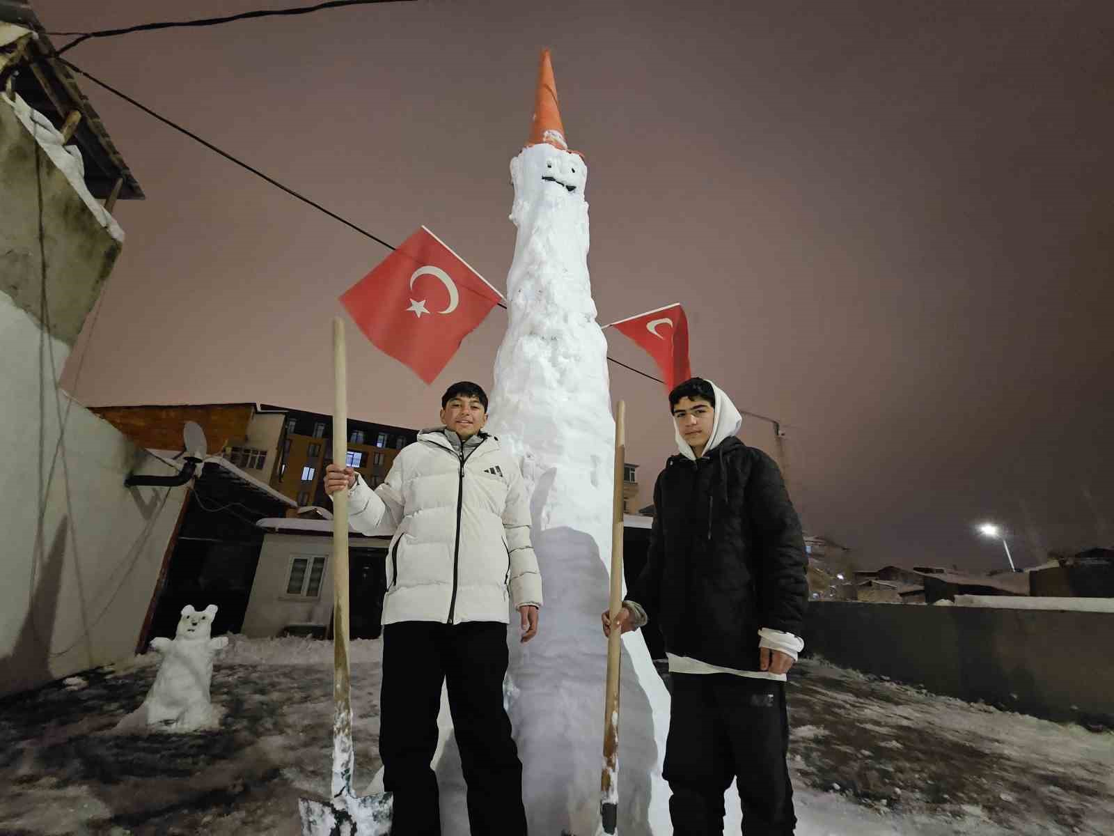 elazigda dev kardan adam gorenleri hayrete dusurdu 1 fnup6P4z