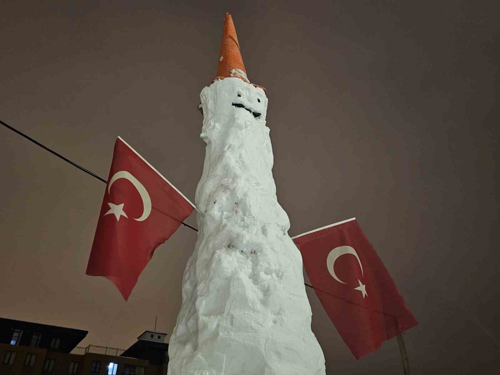 elazigda dev kardan adam gorenleri hayrete dusurdu 2 6D9Dvdpb