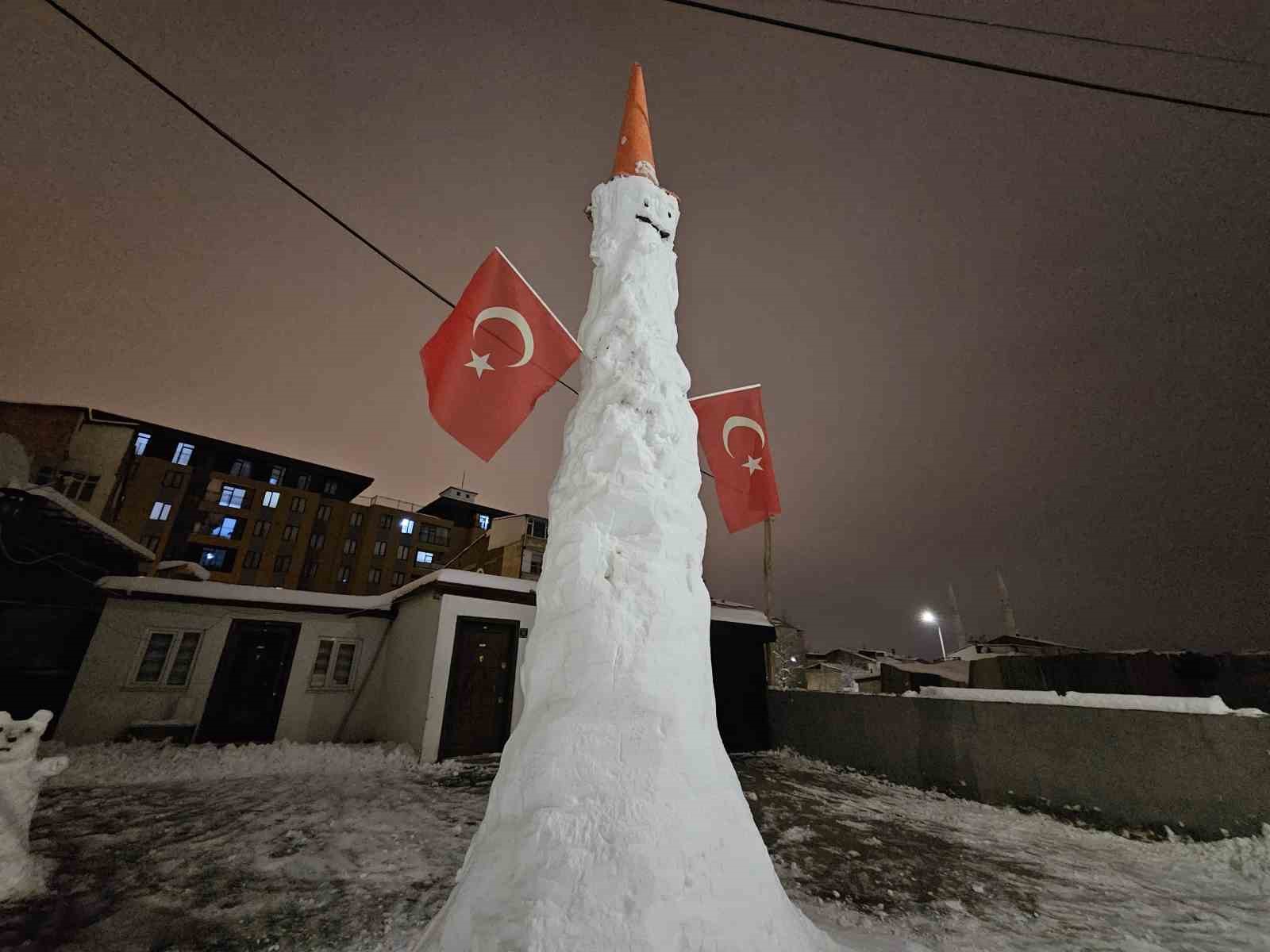 elazigda dev kardan adam gorenleri hayrete dusurdu 5