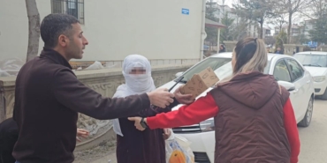 elazigda-dilenci-zabitalara-yakalandi-al-senin-olsun-diyerek-parayi-teklif-etti-OMPPwD6c.jpg
