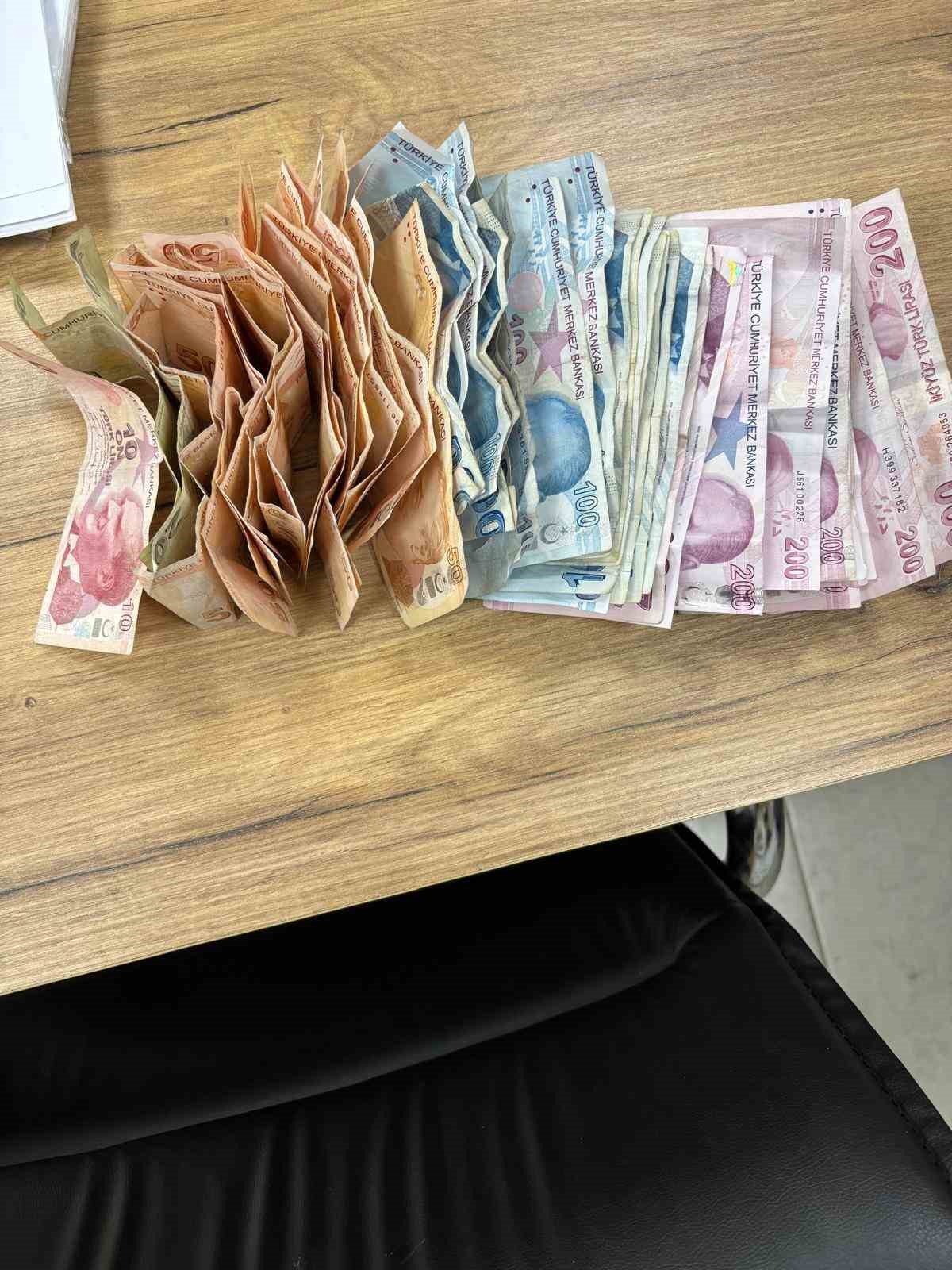 elazigda dilencilik yapan kadinlarin ustunde 4 bin lira cikti 0 gfs5Fymk