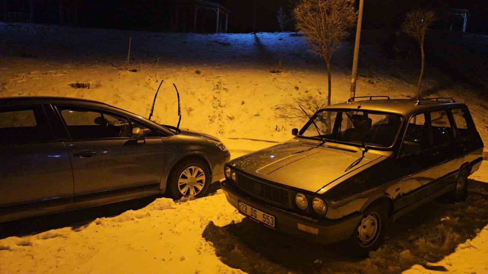 elazigda dondurucu soguklara karsi arac camlari kilimle korunuyor 3