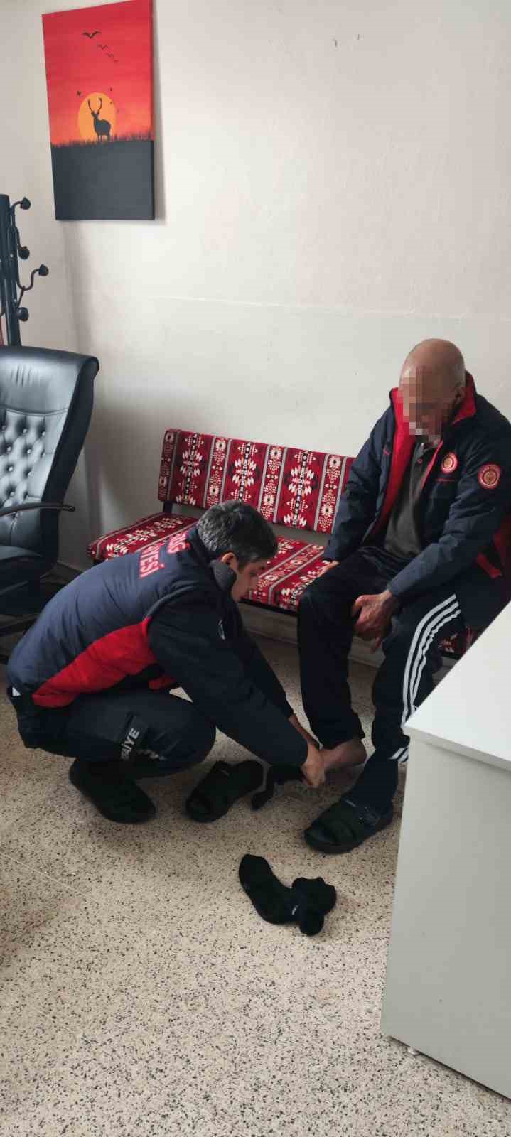 elazigda donmak uzere olan vatandasin yardimina itfaiye yetisti 1