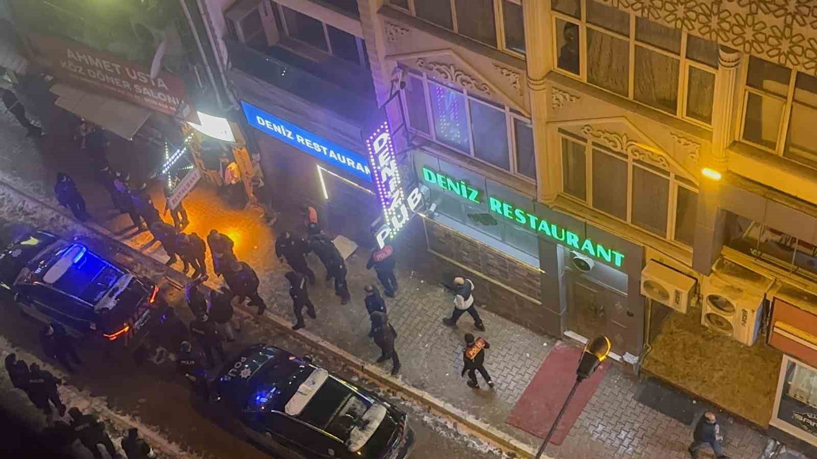 Elazığ’da eğlence mekanında bıçaklı ve sopalı kavga: 4 yaralı 7 elazigda eglence mekaninda bicakli ve sopali kavga 4 yarali 3 IXmmOvGT