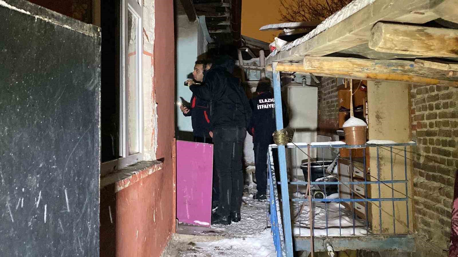 elazigda ev yangini engelli genc kiz hayatini kaybetti 1 WamCKVMw